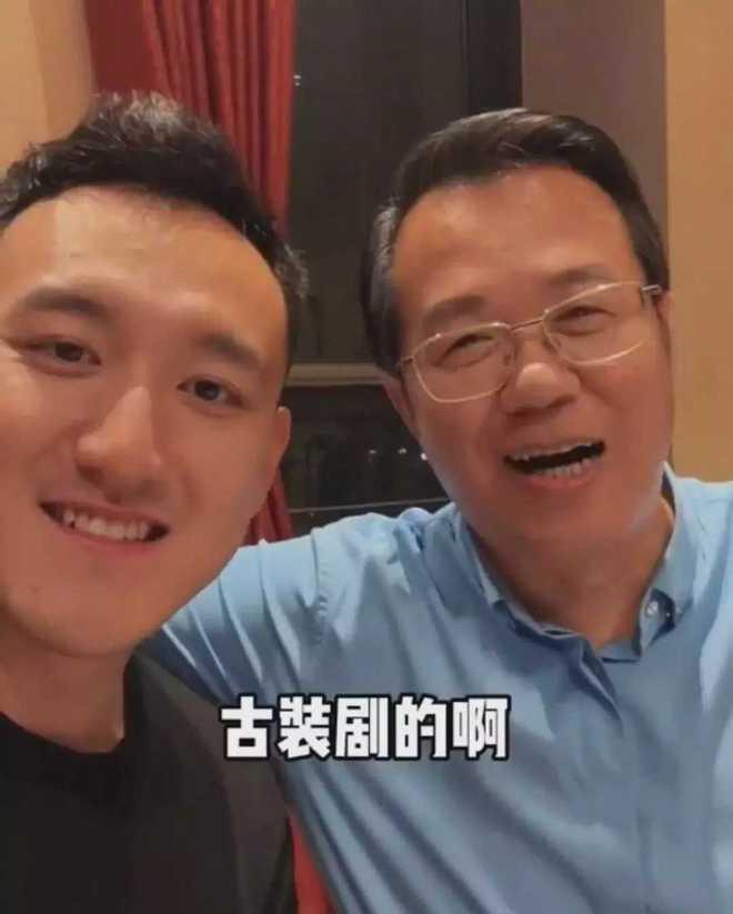 卓伟爆料顶流古装图片视频,顶流古装造型惊艳亮相，幕后花絮大揭秘！  第2张