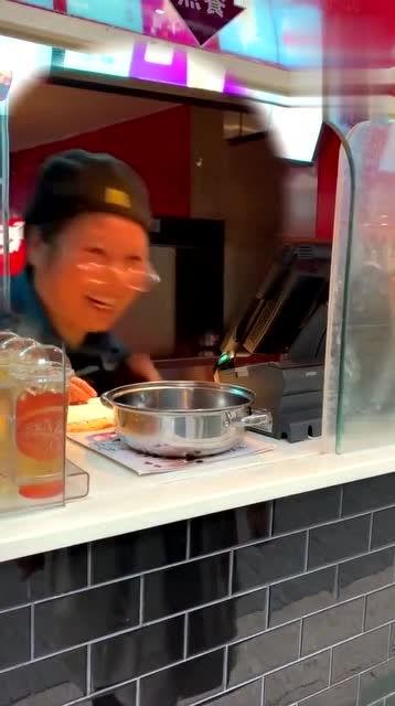 雪糕阿姨爆料视频大全,揭秘夏日街头那些不为人知的秘密  第2张